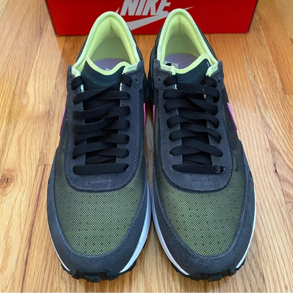 Nike Waffle One Women’s Sneakers